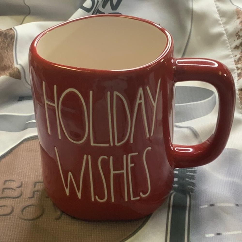 RAE DUNN holiday cup